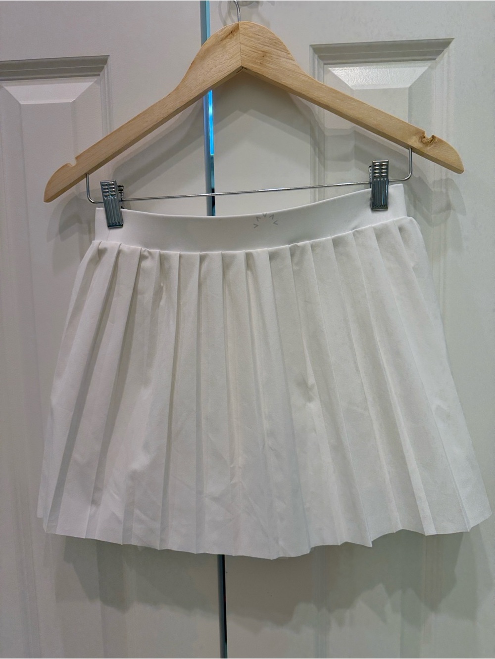 Varley *Brand New* White Pleated Mini Skirt